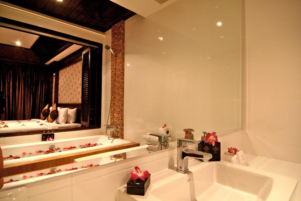 Rayaburi Hotel, Patong Eksteriør billede
