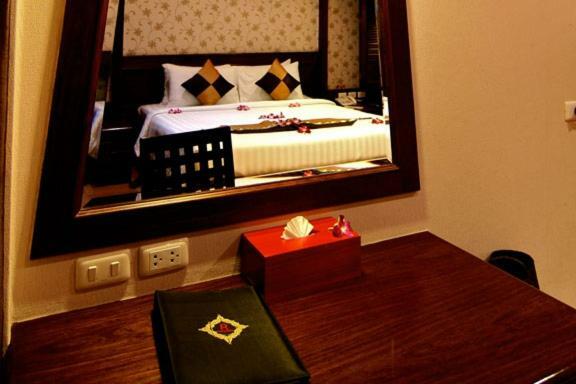 Rayaburi Hotel, Patong Eksteriør billede